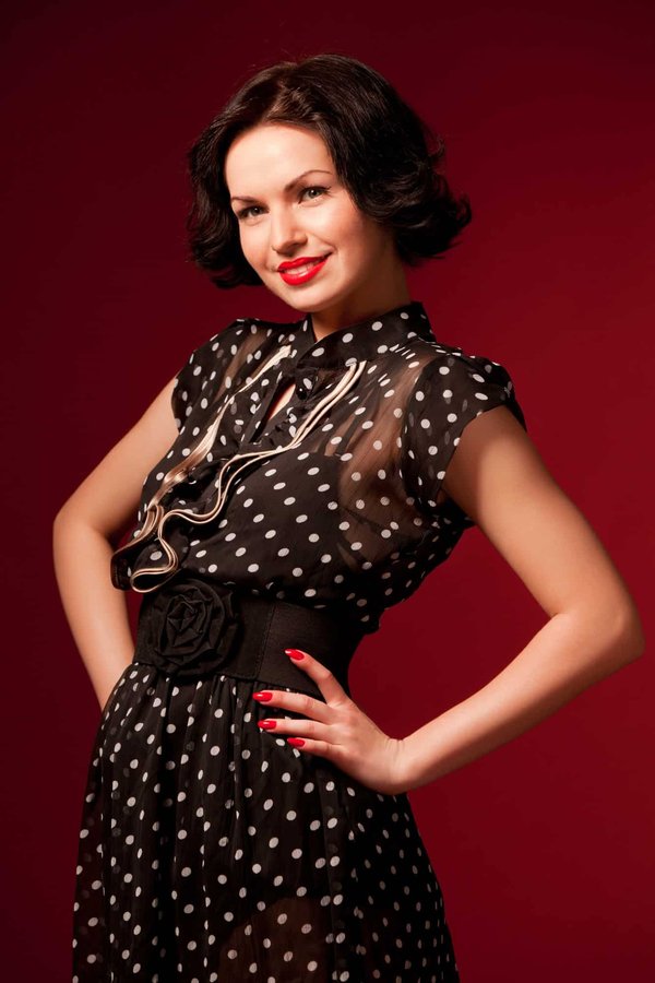 Le glamour des années 50 : Comment recréer les looks emblématiques